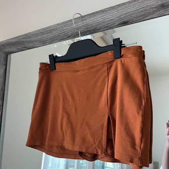 Urban Outfitters Women's Orange Skirt - Picture 2 of 6